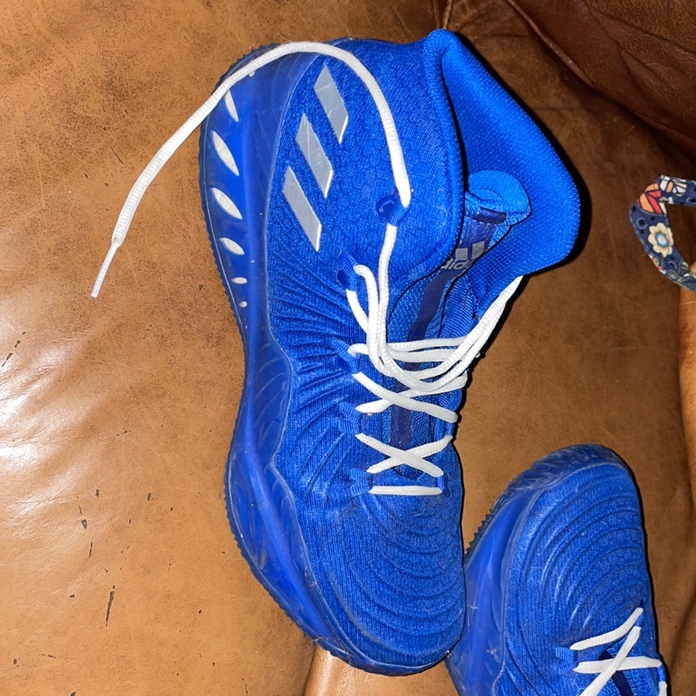Tennis Shoes